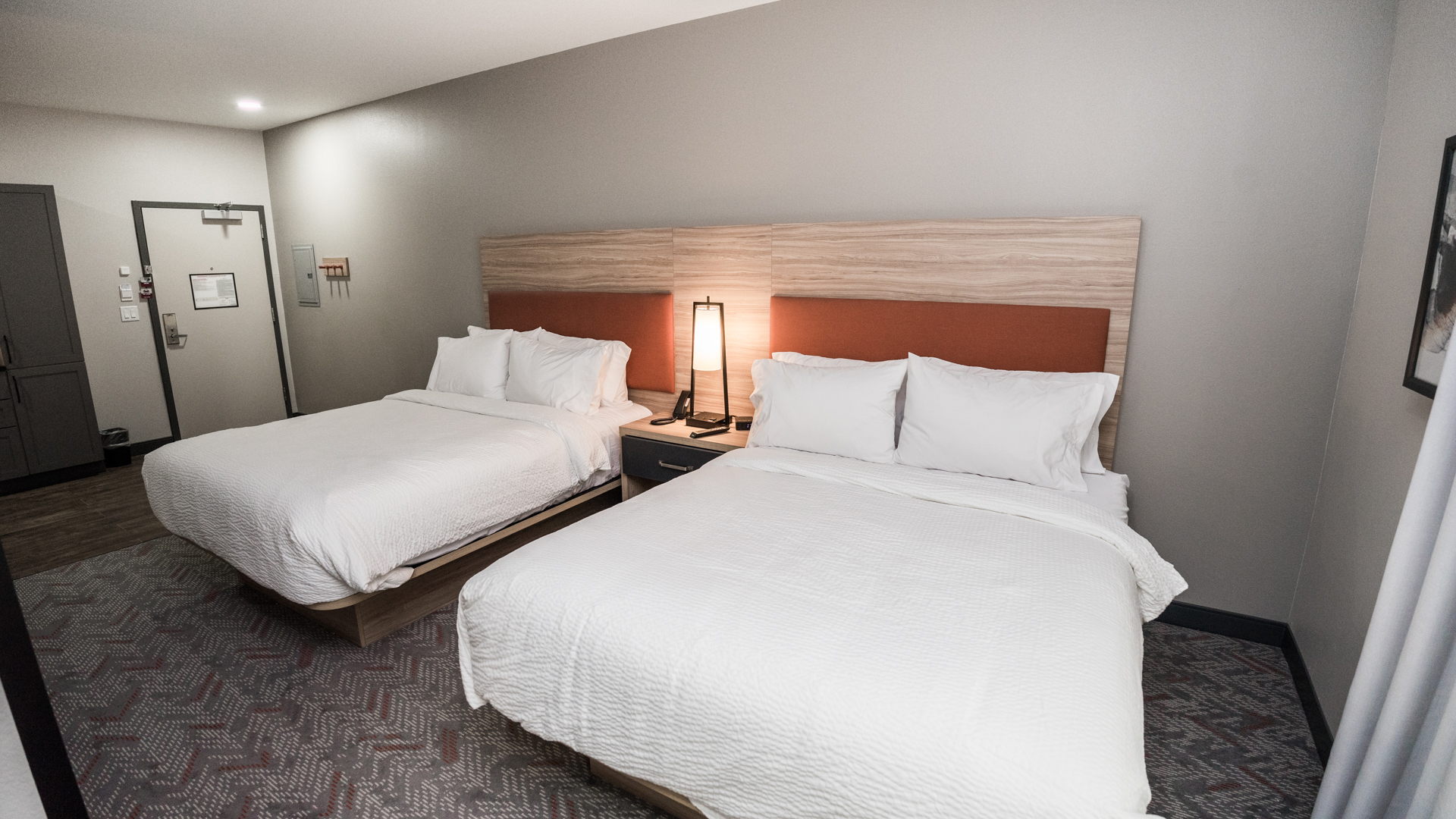 Standard Queenbeds